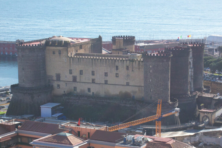 Castillo Nuovo Nápoles